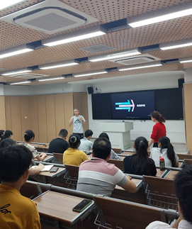 南京莫愁中专教学环境3