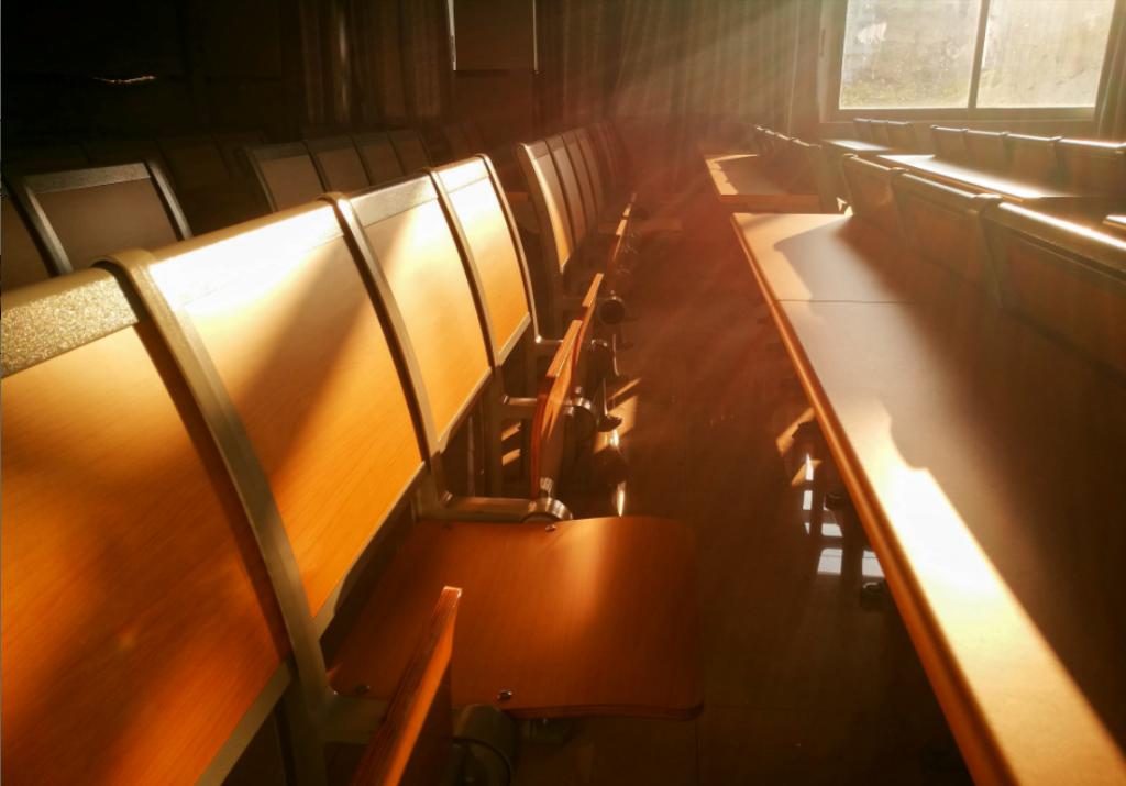 广州工商学院花都校区教室 广州工商学院花都校区教室
