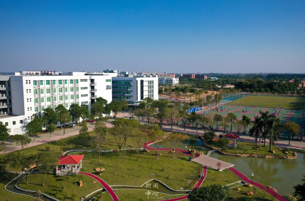 广州工商学院三水校区 桃李园 广州工商学院三水校区 桃李园