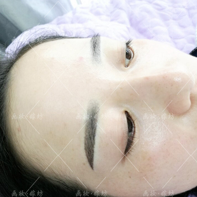 黄依玲