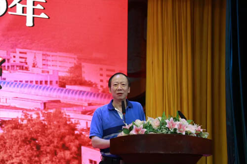 邓云洲校长发言 邓云洲校长发言