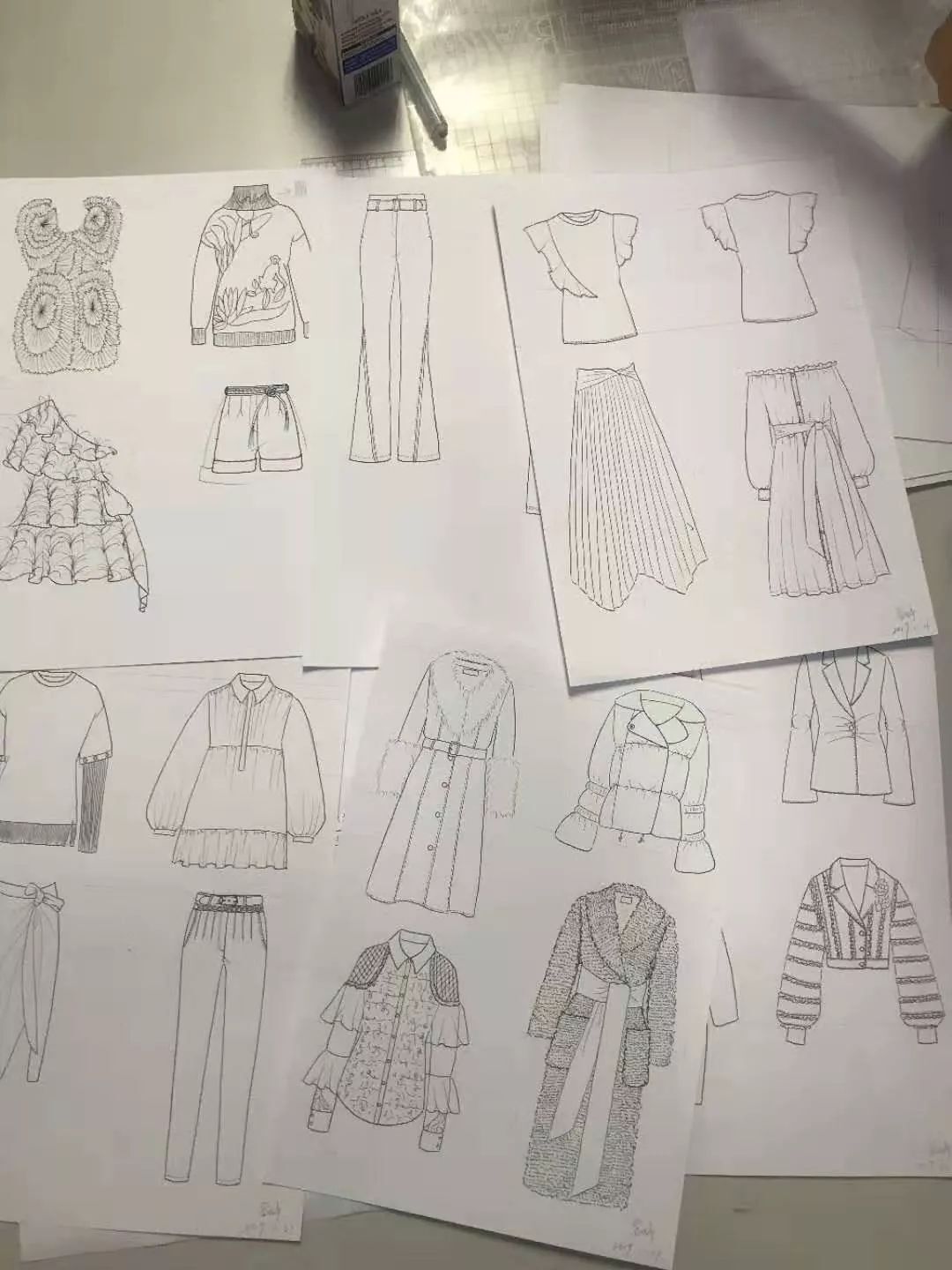 深鹏服装图