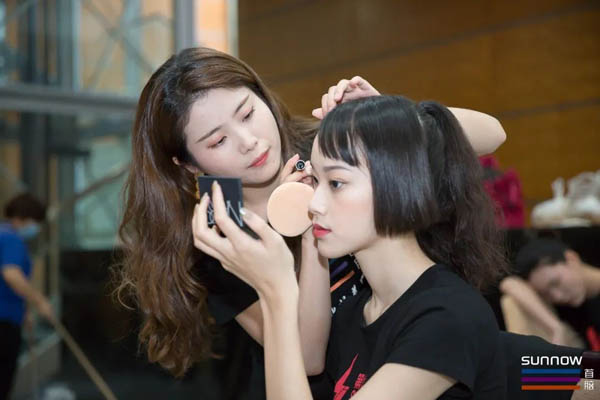 首脑化妆图片4