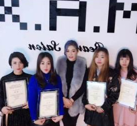 珠海艾莎美学院合影