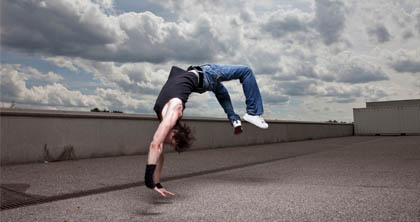 关于空翻特技 关于空翻特技