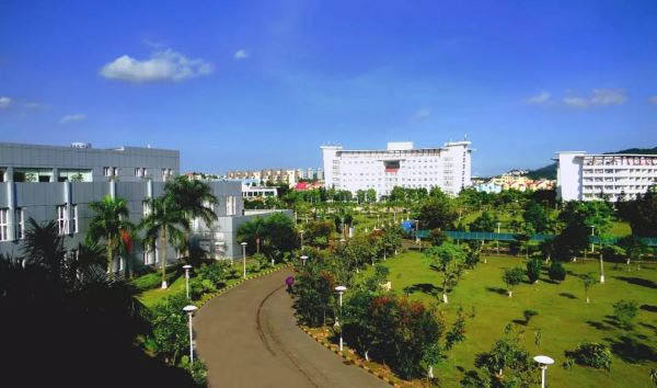 学校概况 学校概况