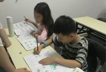 珠海易恩教育-教學(xué)內(nèi)景 珠海易恩教育-教學(xué)內(nèi)景