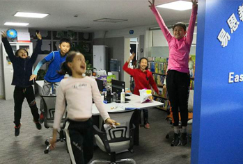 珠海易恩教育-教學(xué)內(nèi)景 珠海易恩教育-教學(xué)內(nèi)景