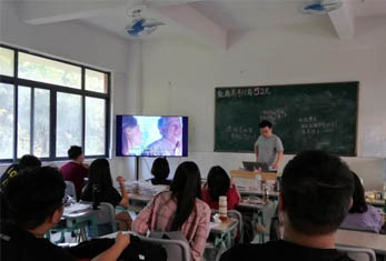 叁人行-課堂剪影 叁
人行-課堂剪影