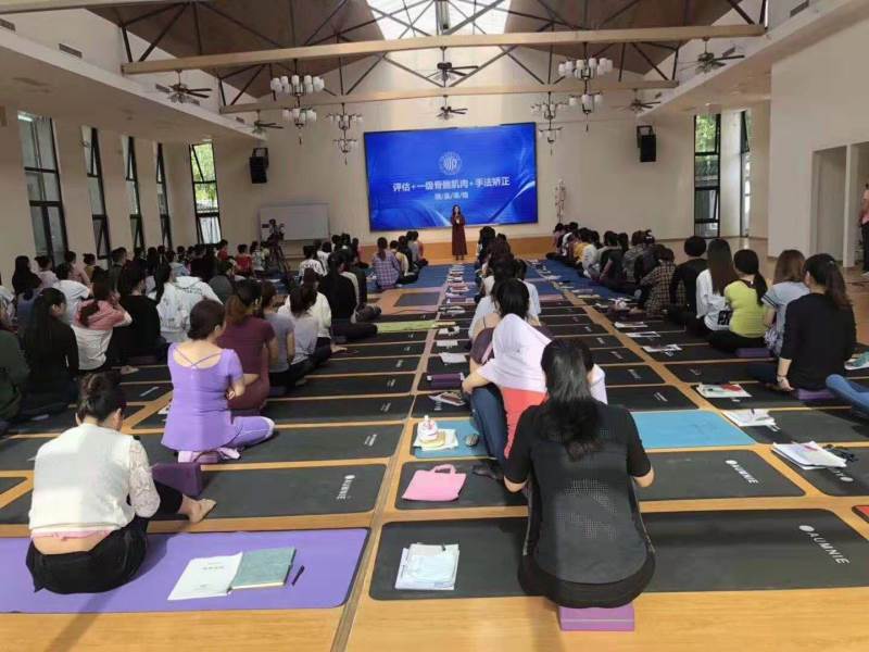 北京邱源瑜伽学校教学现场 北京邱源瑜伽学校教学现场