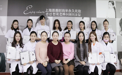 11953550a27801476b1bcb49577ccfaa_1-160601163AUH