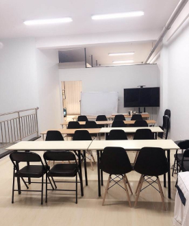 北京楚楚化妆美甲半永久培训学校环境