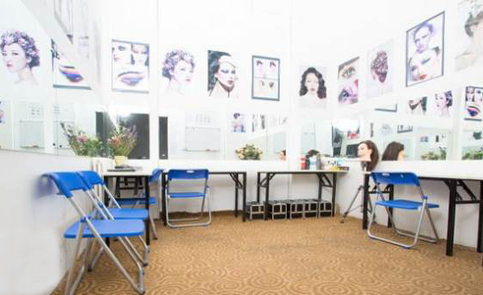 北京慕格彩妆培训学校