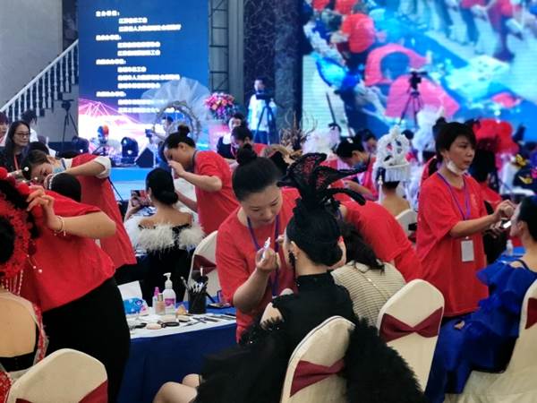 集红堂彩妆集训选手包揽江苏省职业技能竞赛冠亚军