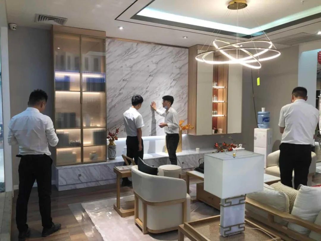 深圳天琥教育尚品宅配签约学员的工作照 深圳天琥教育尚品宅配签约学员的工作照