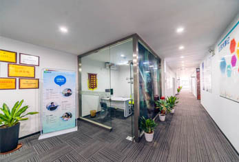 廣州翡翠教育-學(xué)校走廊 廣州翡翠
教育-學(xué)校走廊