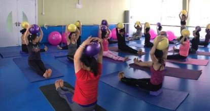 成人瑜伽培训 (1)