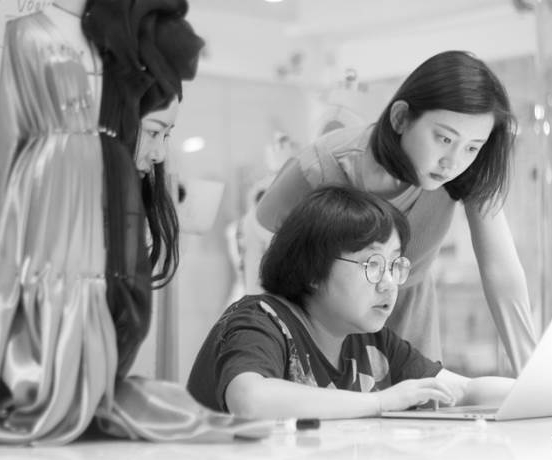 深圳米兰服装设计师团队 深圳米兰服装设计师团队