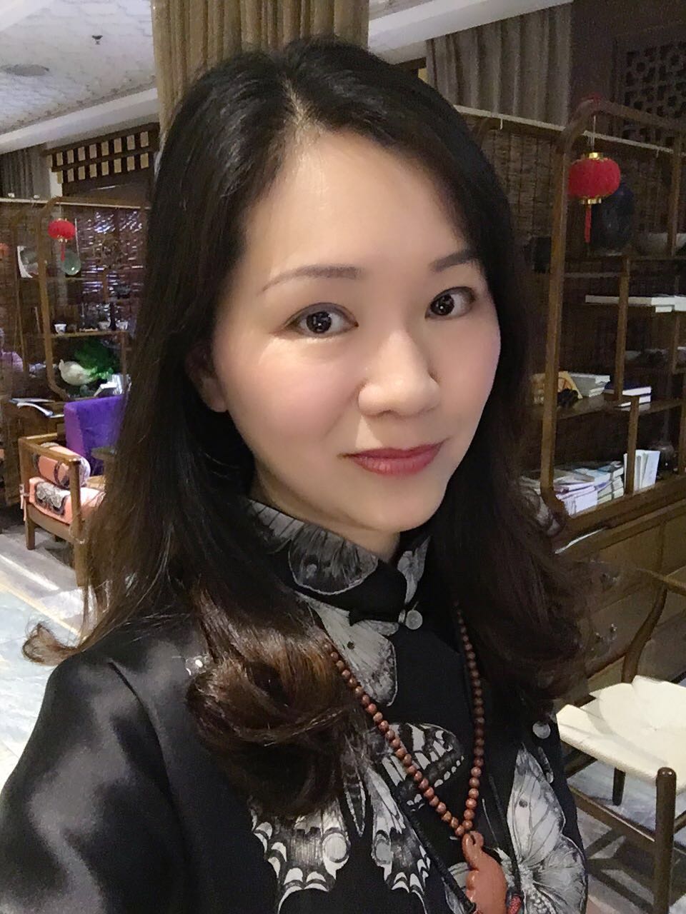 张蓓:深圳市玛丝菲尔时装有限公司:设计总监 张蓓:深圳市玛丝菲尔时装有限公司:设计总监