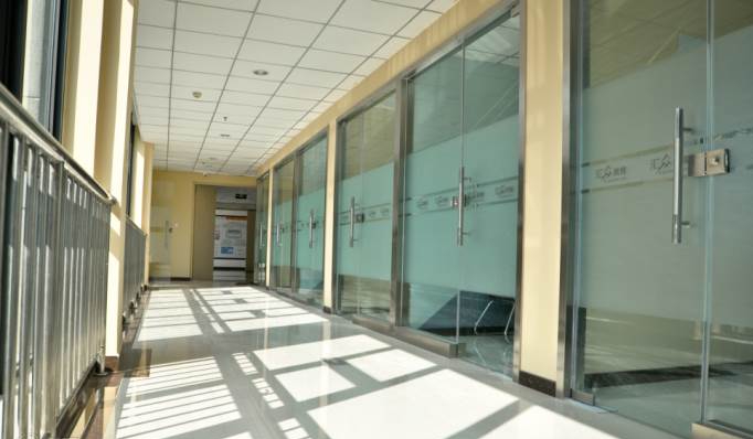 深圳汇众教育教室走廊 深圳汇众教育教室走廊