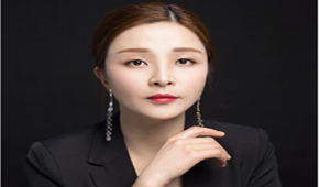 上海艺上美容美发形象设计培训学院化妆师：张老师