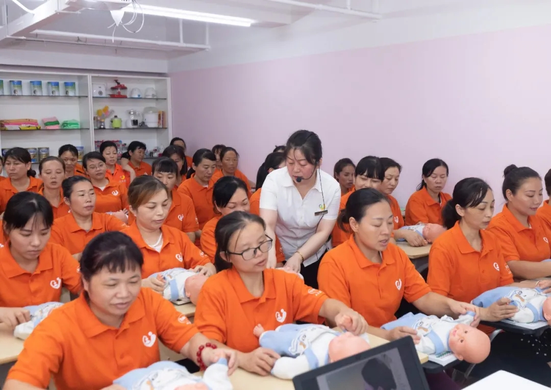 上海佳禾家政学员风采 上海佳禾家政学员风采