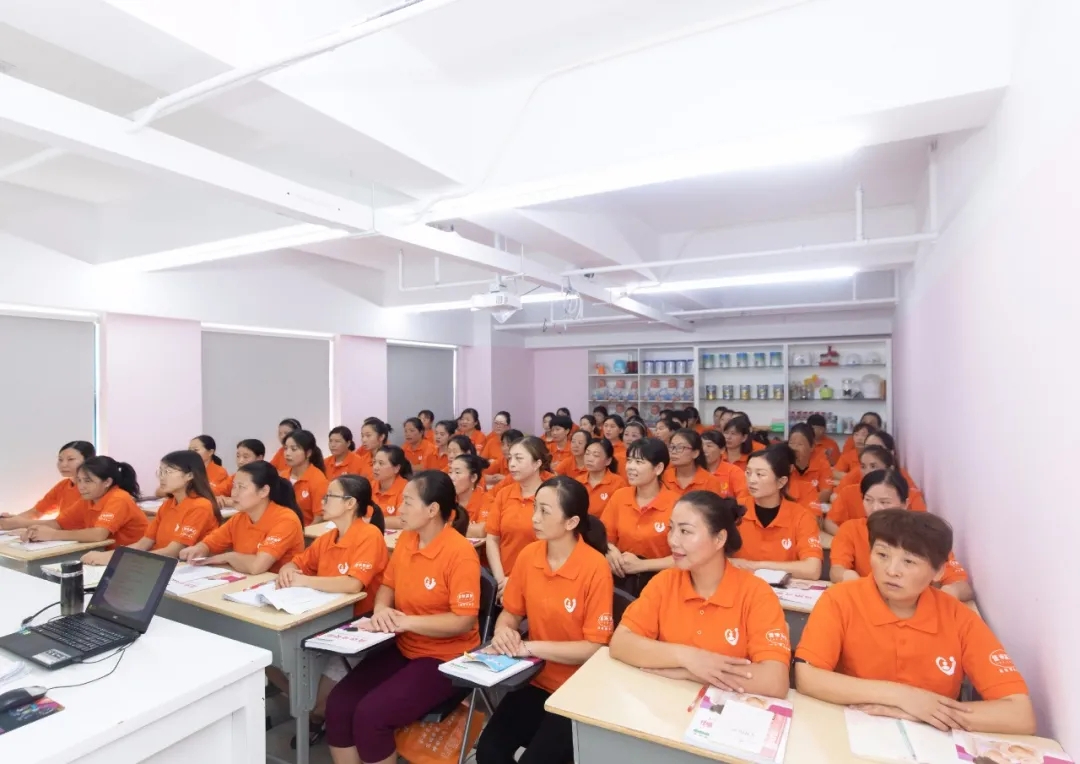 上海佳禾家政学员风采 上海佳禾家政学员风采
