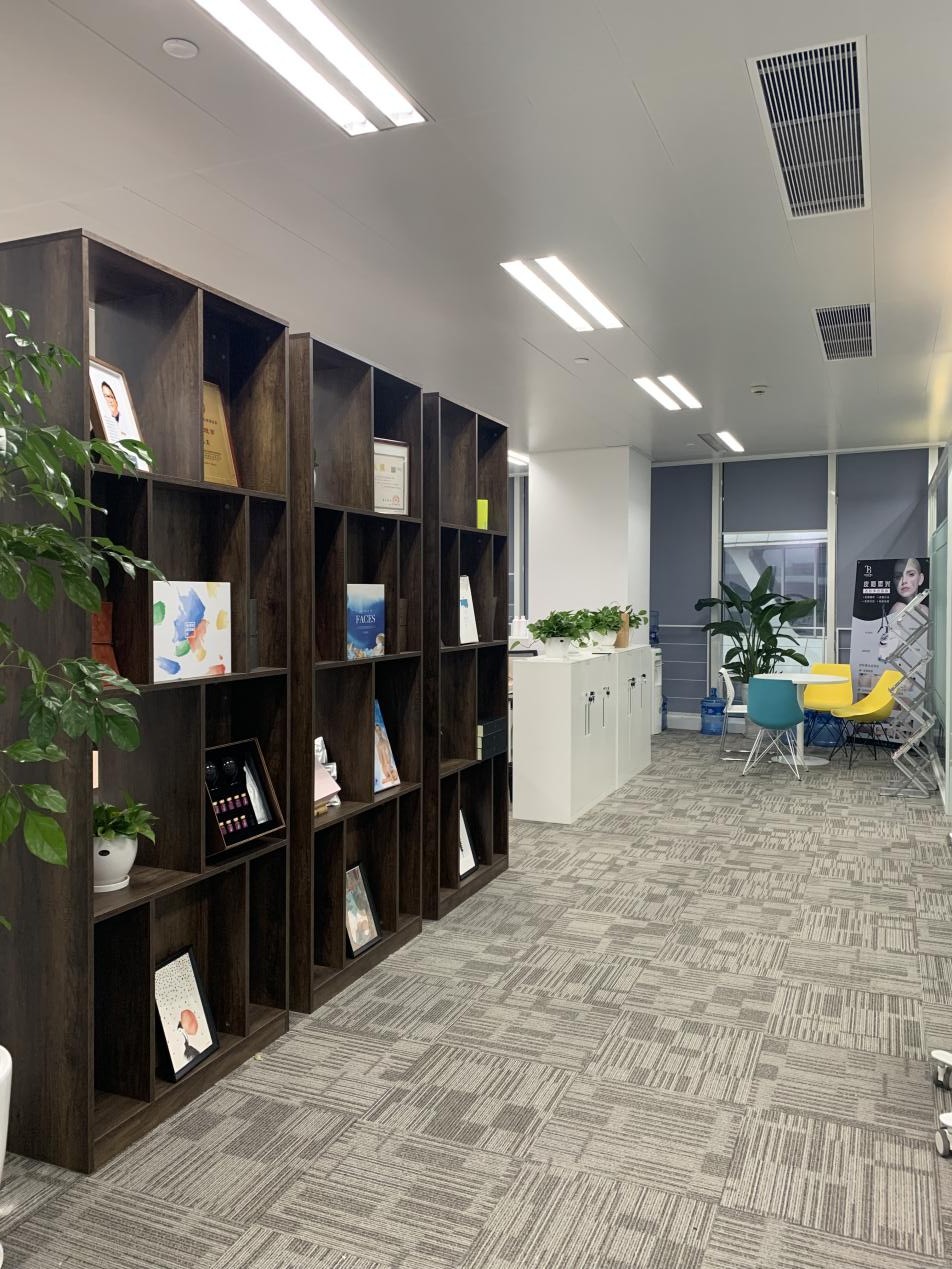 上海韩辰怡美国际美业培训学院-展览区域 上海韩辰怡美国际美业培训学院-展览区域