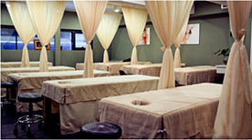 上海金莎美业培训学校环境-美容实操室