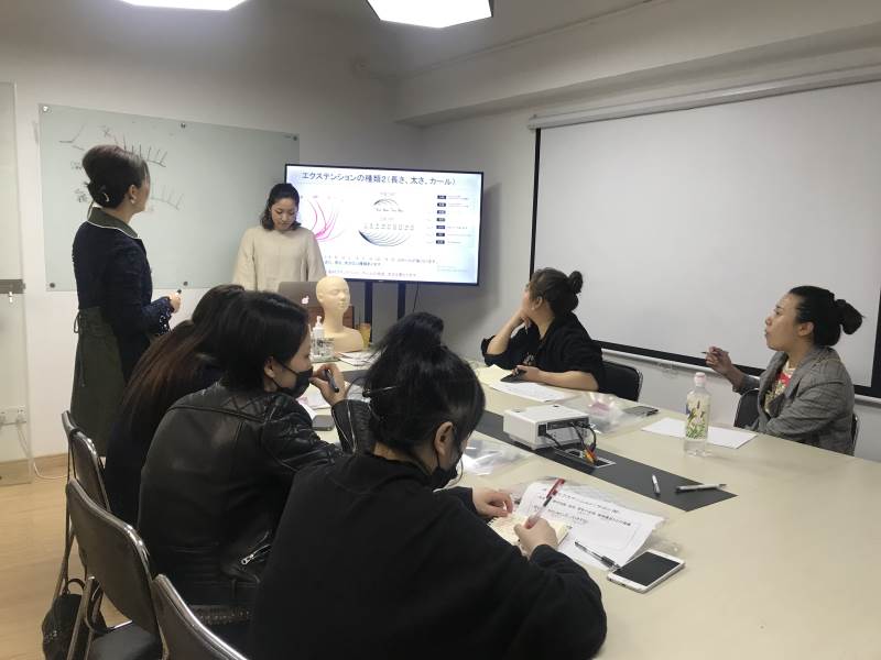 上海InsNails日式美甲美睫培训学校美睫教学现场 上海InsNails日式美甲美睫培训学校美睫教学现场