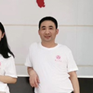 何老师 何老师