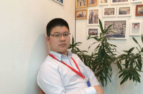 刘老师 (1) 刘老师 (1)