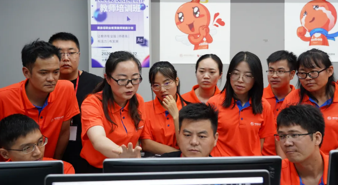 “影视后期制作师资班”火星老师正在授课 “影视后期制作师资班”火星老师正在授课