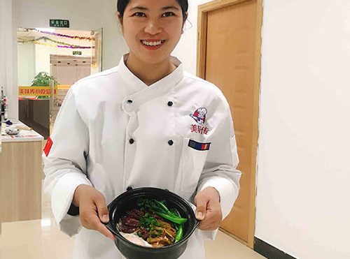 学员实操煲仔饭