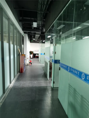 广州德鹏教育-学校走廊 广州德鹏教育-学校走廊