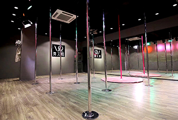 廣州舞大師-鋼管舞房 廣州舞大師-鋼
管舞房