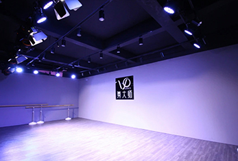 廣州舞大師-環(huán)境一角 廣州舞大師-環(huán)
境一角