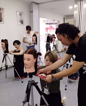课堂剪影-辅导学员 课堂剪影-辅导学员