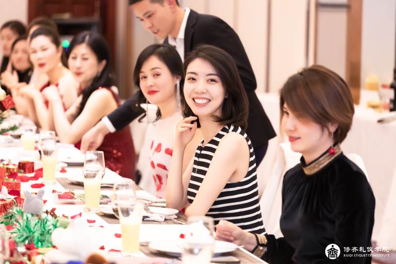 9修齐礼仪学院礼仪培训师培训班课程西餐礼仪培训 9修齐礼仪学院礼仪培训师培训班课程西餐礼仪培训