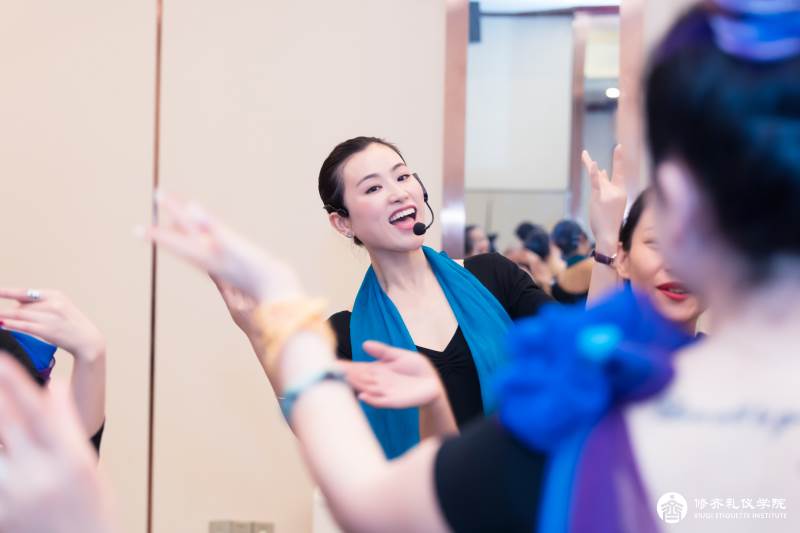 6修齐礼仪学院礼仪培训师培训班课程形体礼仪培训