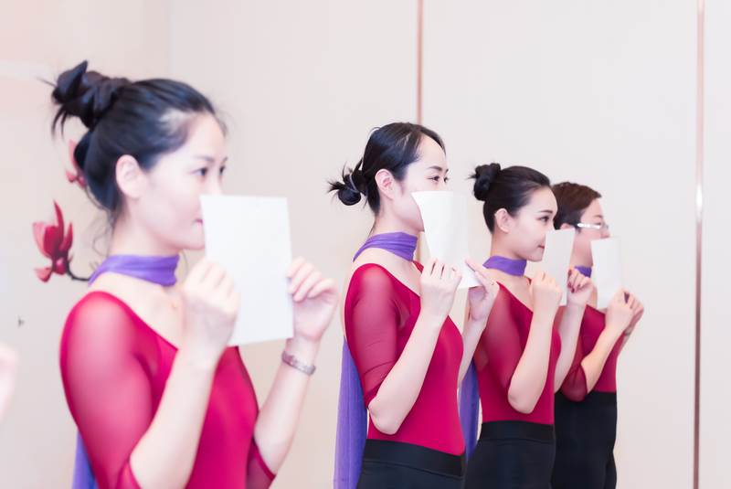 7 修齐礼仪学院优雅仪态礼仪培训师培训眼神训练