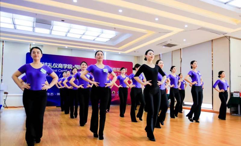 优雅仪态学员风采10 优雅仪态学员风采10