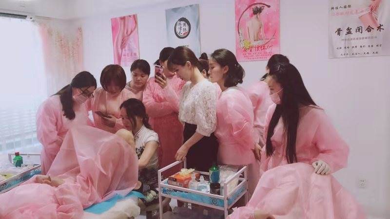 老师讲解知识点 老师讲解知识点