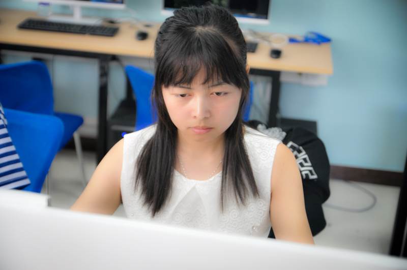 学员认真学习 学员认真学习