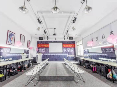 学校环境-化妆课室 学校环境-化妆课室