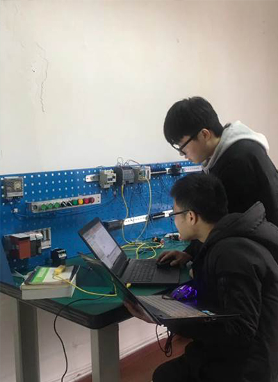 课堂风采-学员调试 课堂风采-学员调试