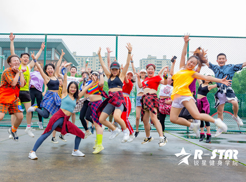 瑜伽课堂风采-滞空合影 瑜伽课堂风采-滞空合影