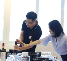 侍酒礼仪学习