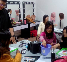 學(xué)習(xí)中的學(xué)員 學(xué)習(xí)中的學(xué)員