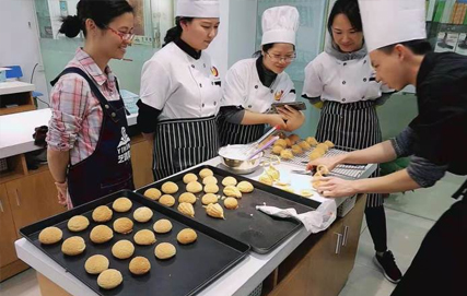 廣州西式面點(diǎn)師速成班 廣州西式面點(diǎn)師速成班